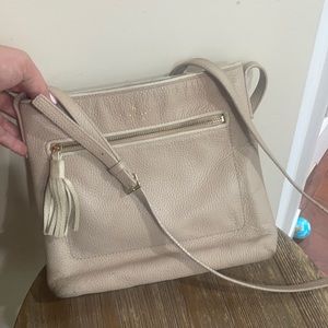 Cute pink Kate spade crossover!